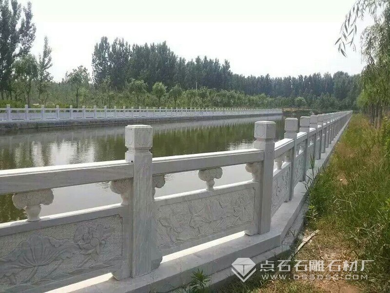 河道护栏 草白玉河道栏杆