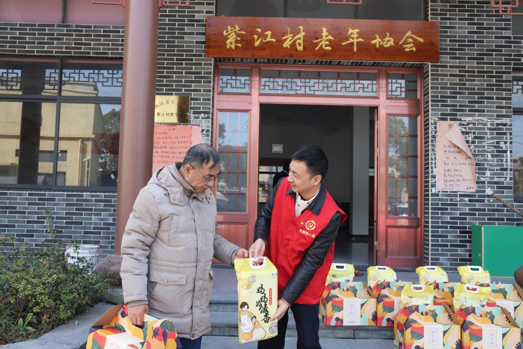 暖春意，，，，，，，，敬老情-不朽情缘多年坚持慰问孤寡老人